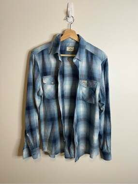 Men's Blue Plaid Button-Down Shirt - Casual Long Sleeve size small kimes ranch
